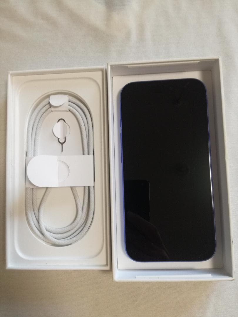 【極美品】iPhone16 128GB ウルトラマリン バッテリー100%