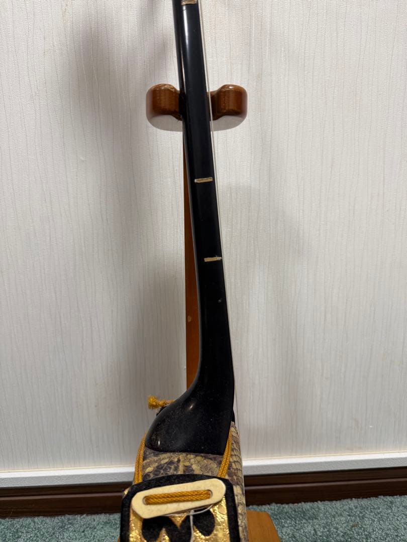 現状品　ジャンク　三線 本皮使用 ケース付き　破れあり 沖縄　修理・部品取りに