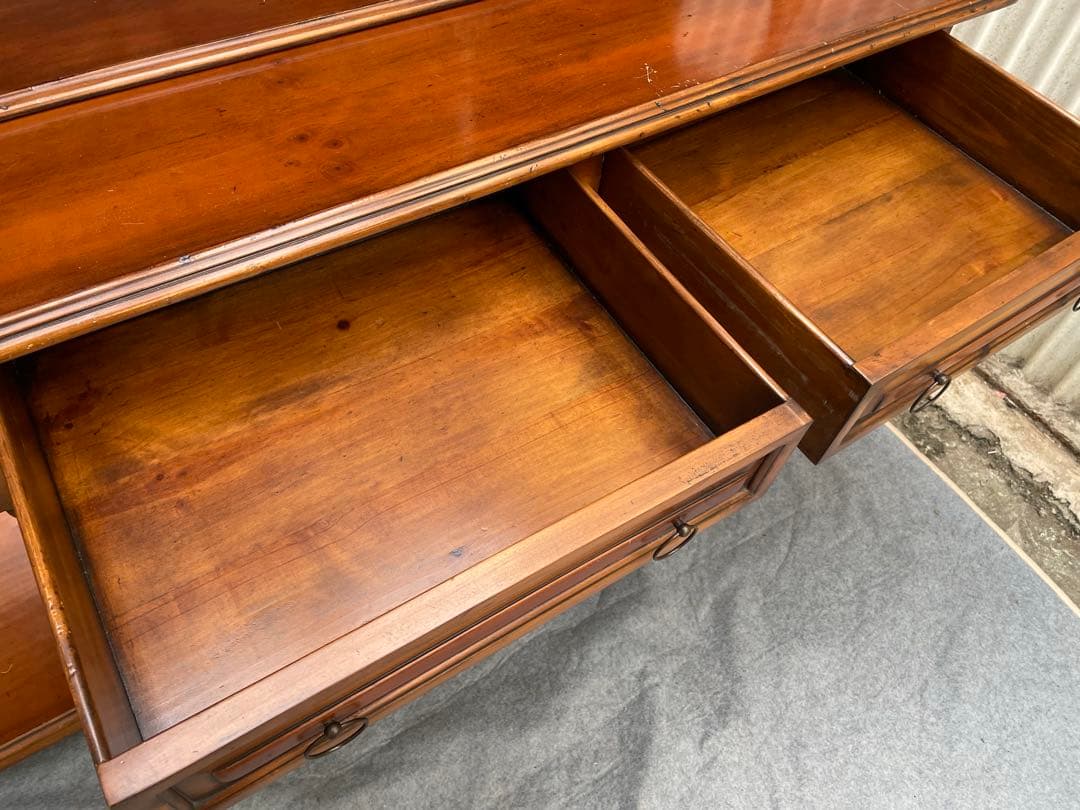 近隣配達可能　アンティーク？　キャビネット　カップボード　食器棚