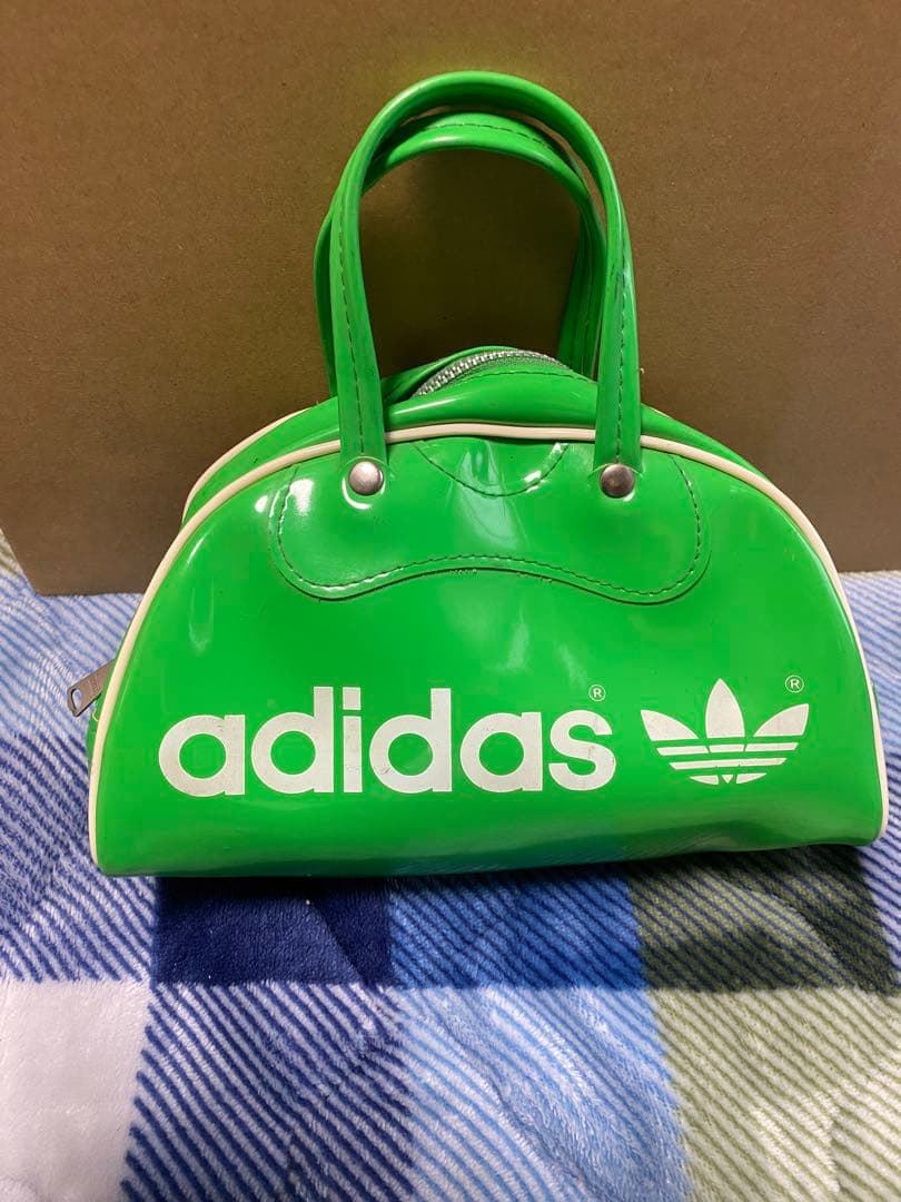土日限定 80s old adidas enamel hand bag y2k