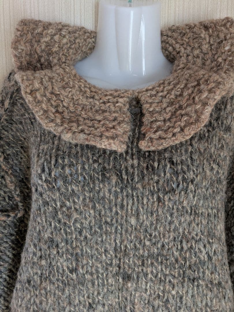 編み編みふんわりニットポンチョ、マント、ケープ　シックなカラーで、大人かわいい