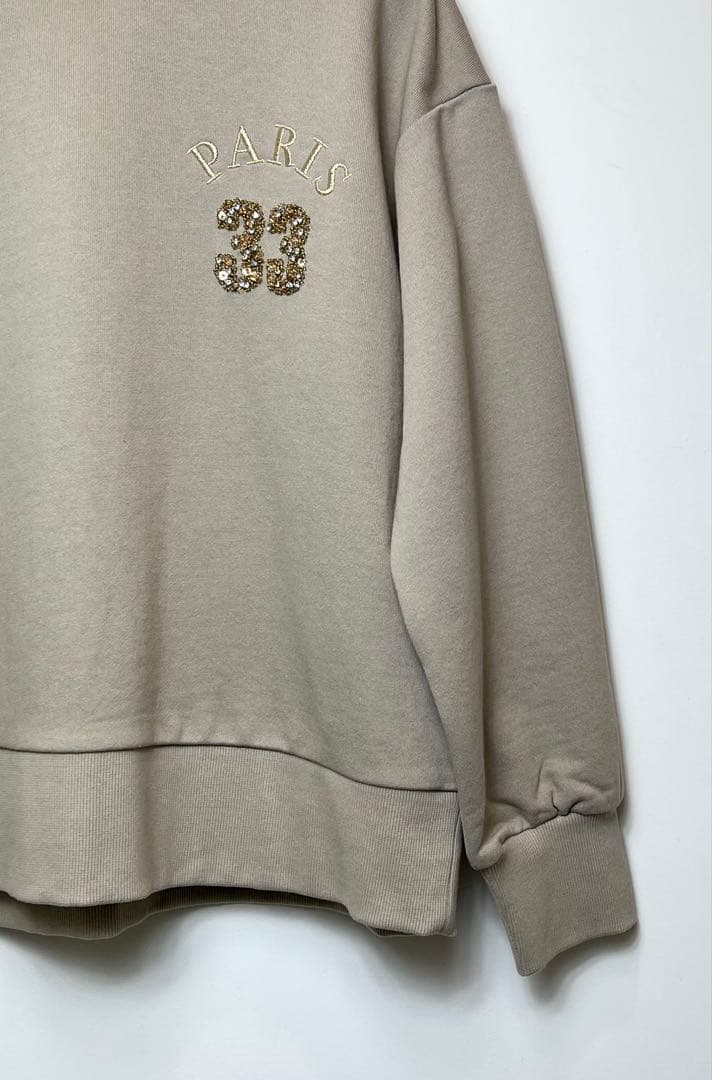PARIS 33刺繍ベージュスウェット