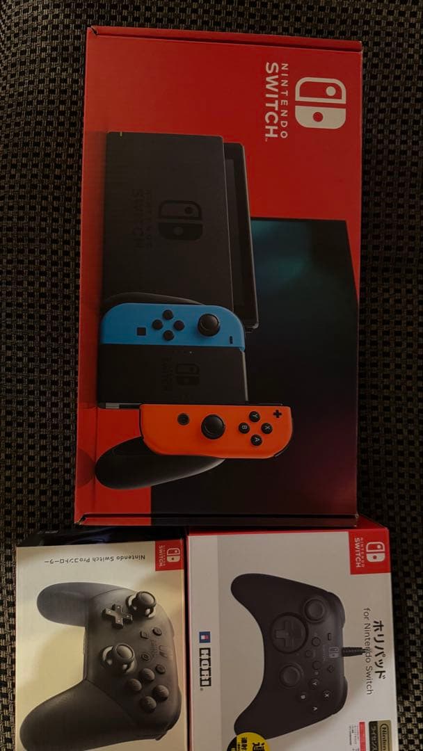 t*7様 Nintendo Switch 本体、プロコン、ホリコン3点セット
