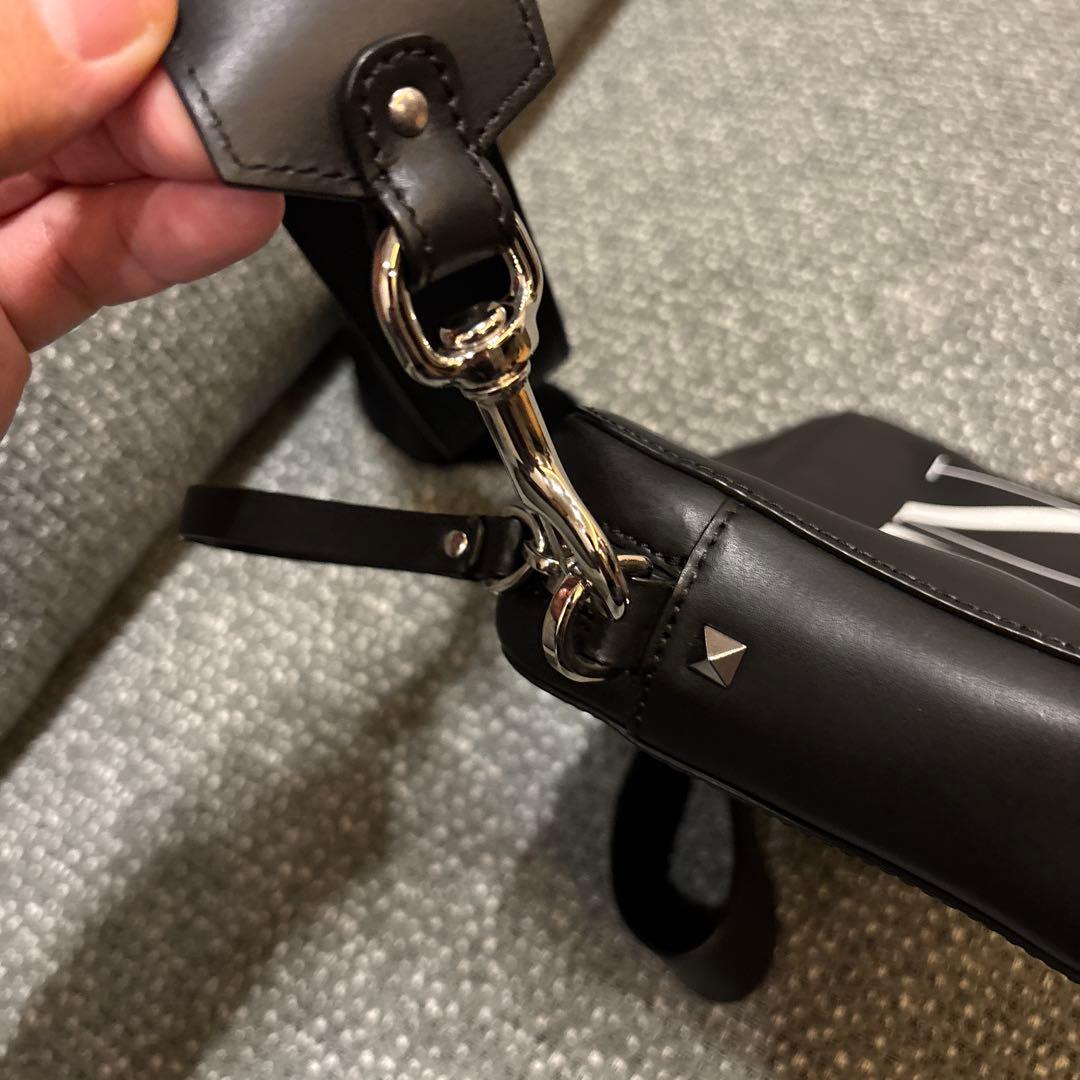 VALENTINO ショルダーバッグ ブラック