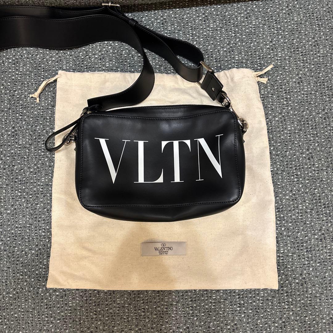 VALENTINO ショルダーバッグ ブラック