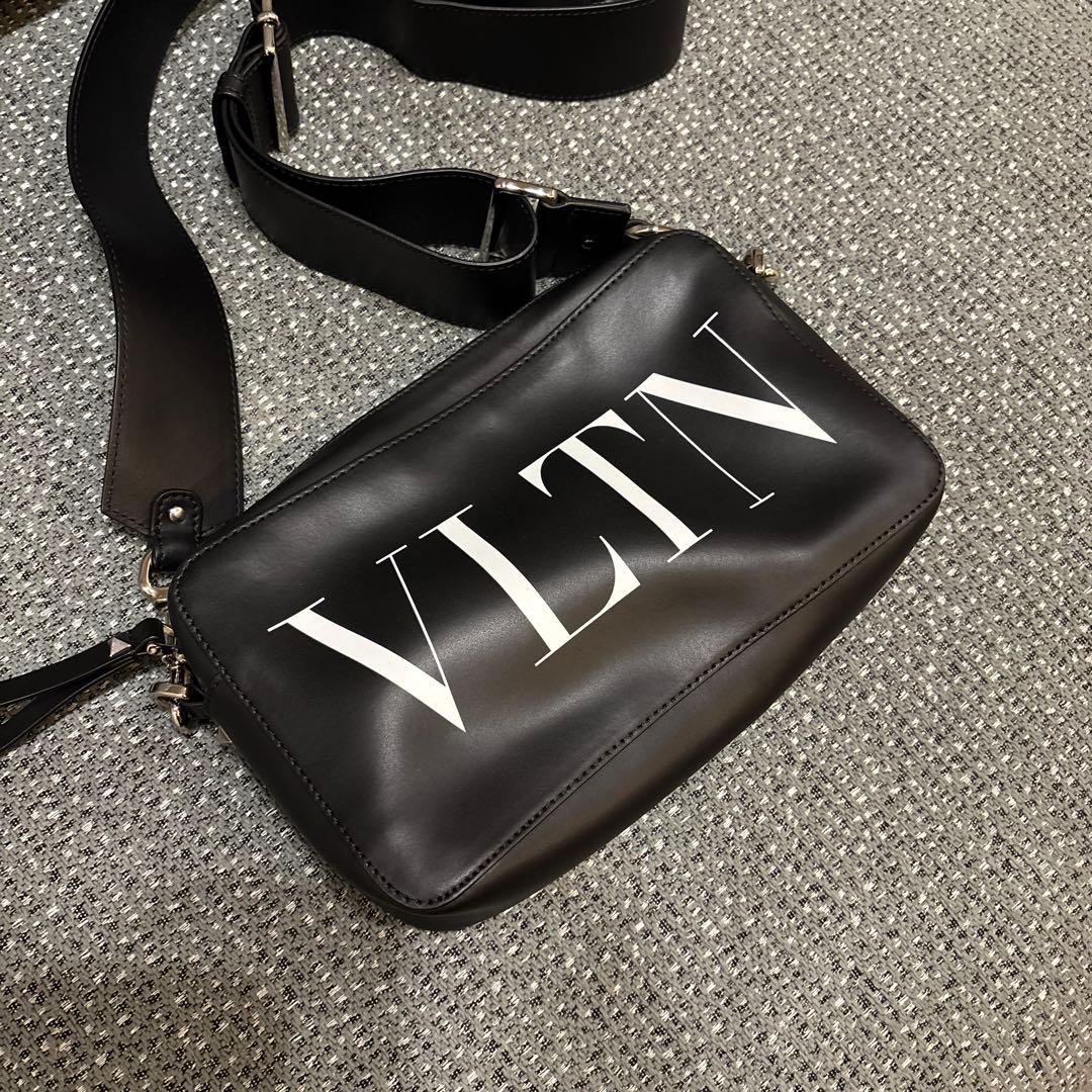 VALENTINO ショルダーバッグ ブラック