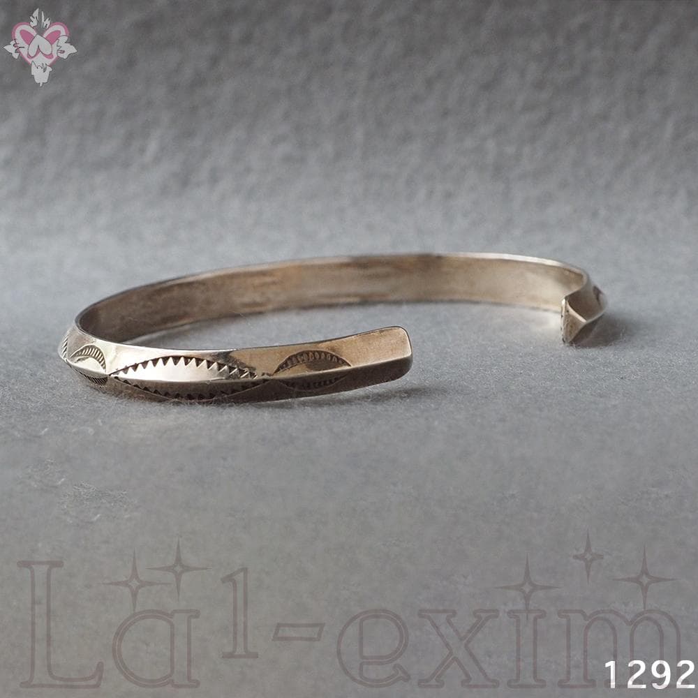 美品 インディアンジュエリー 刻印 LMC スターリング シルバー 銀 バングル