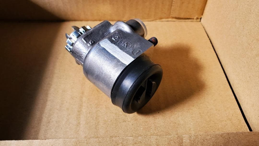 SJ30 フロントホイールシリンダー 左右4個セット