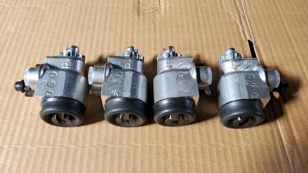 SJ30 フロントホイールシリンダー 左右4個セット