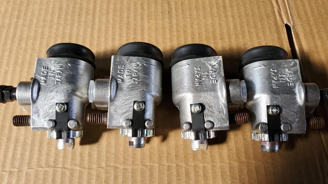 SJ30 フロントホイールシリンダー 左右4個セット