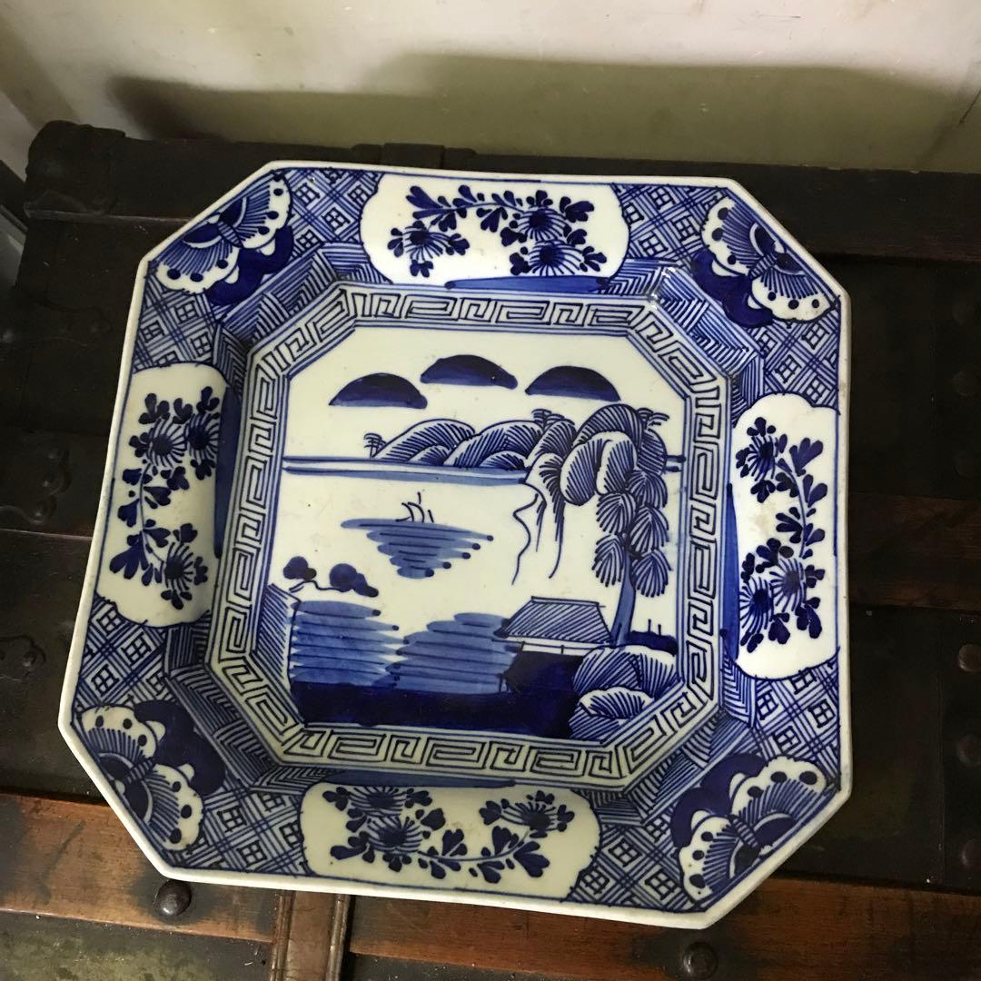 美品　古伊万里焼　染付け　角皿　山水図　飾り絵皿　年代物　藍の色合いが美しい