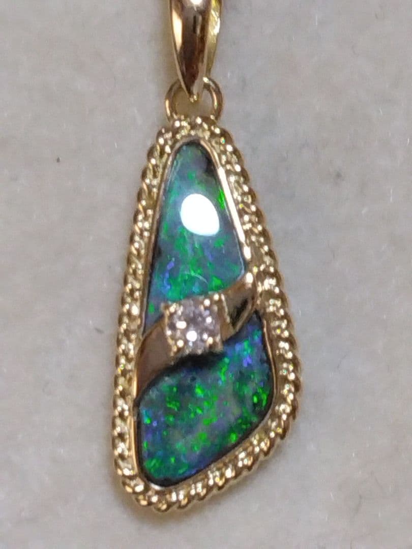 特別サービス品◆k18ボルダーオパール、ダイヤモンドつきペンダントトップ