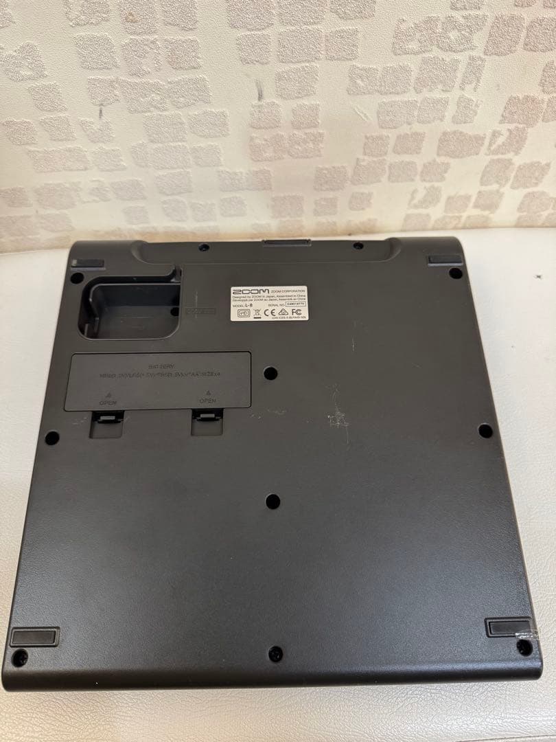 ZOOM LiveTrak L-8 デジタルミキサー　ライブトラック