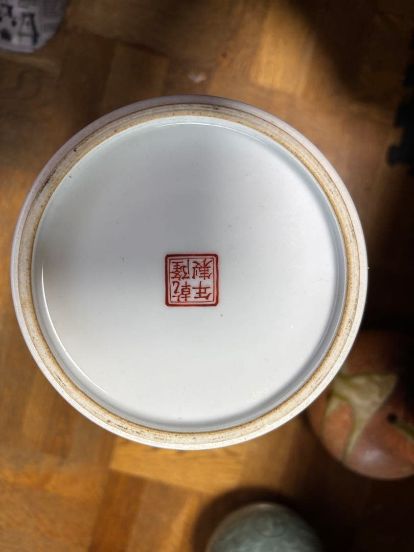 白磁 花瓶 山水図 乾隆年製銘 高さ35cm 胴径18cm 中国風 飾り壺