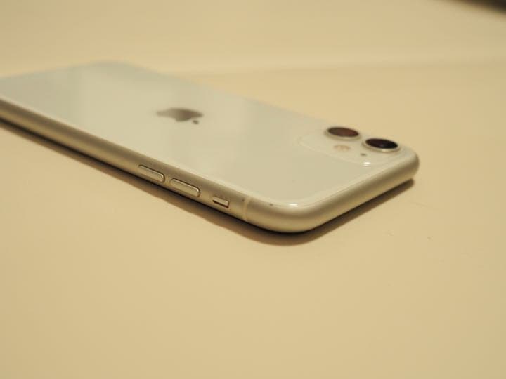 iPhone11 128GB ホワイト　simフリー