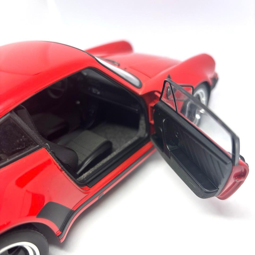 ビ*ト様 オートアート　ポルシェ911ターボ　930 AUTOart 1/18