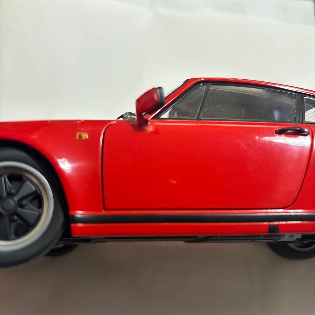 ビ*ト様 オートアート　ポルシェ911ターボ　930 AUTOart 1/18