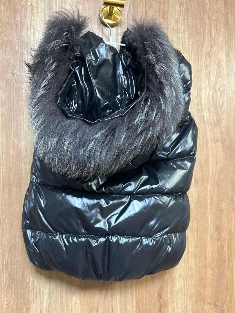 duveticaファー付きブラックダウンベスト