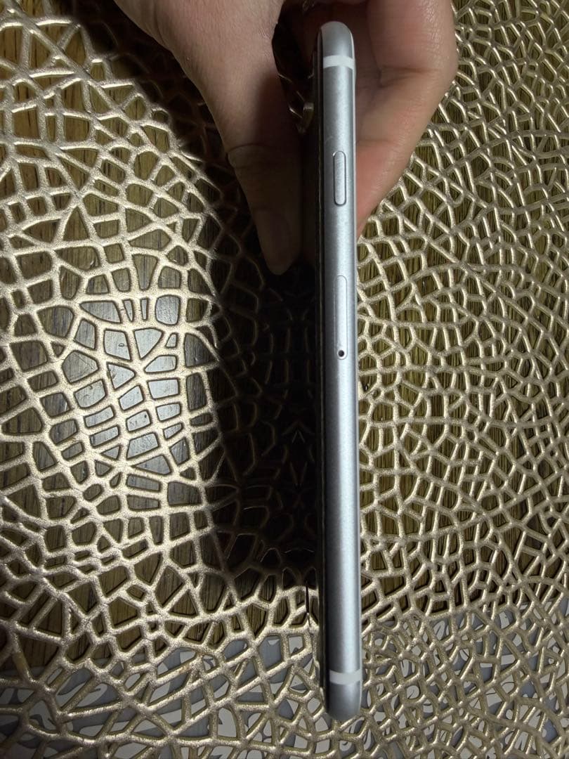 iPhone iPhoneSE 第二世代 64GB シルバー silver