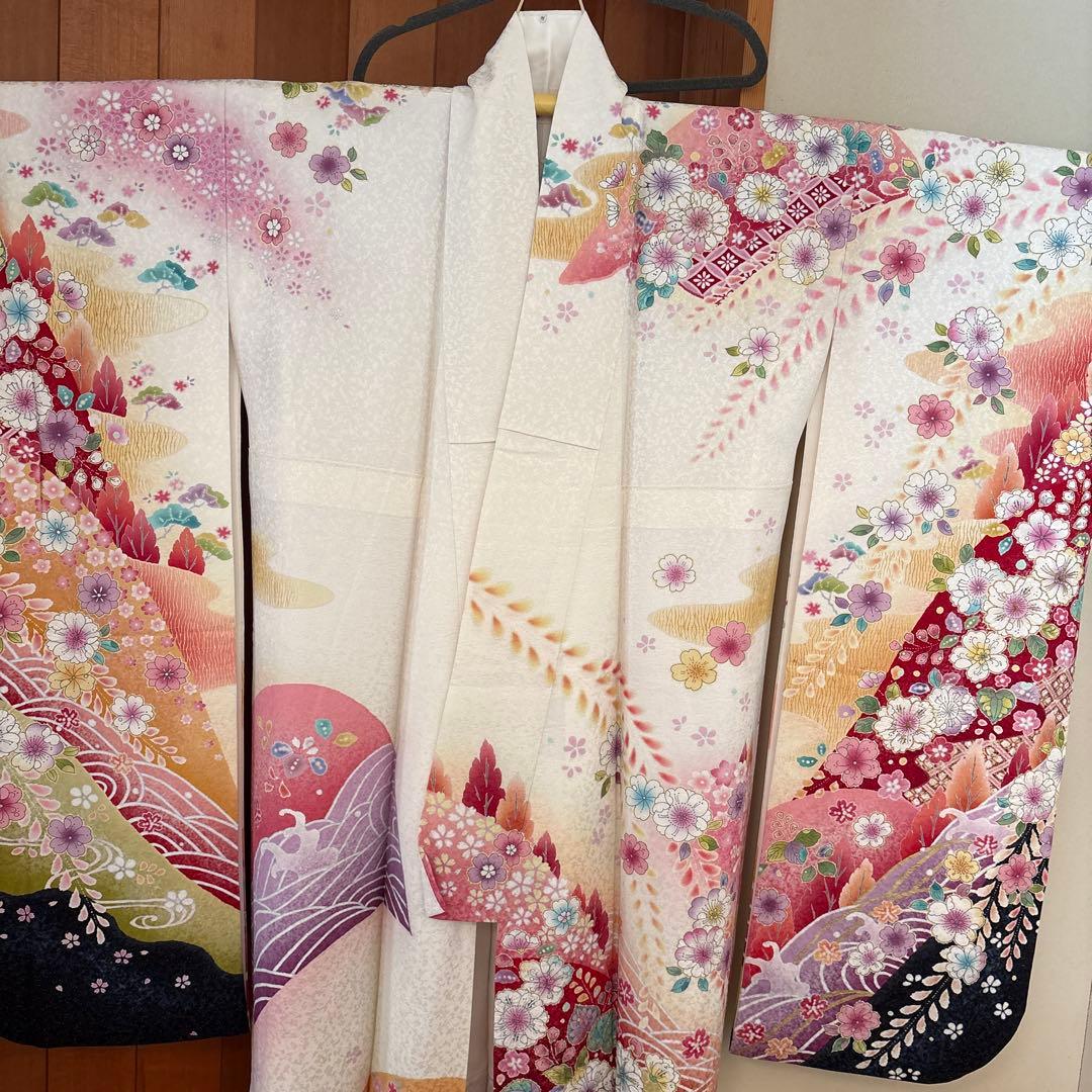 最安値！可愛い振袖 フルセットバック草履つき　花の模様 白地