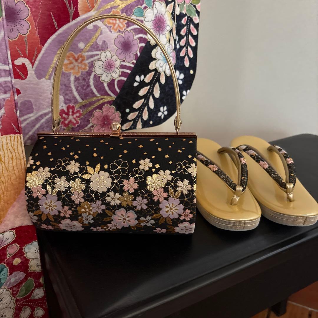 最安値！可愛い振袖 フルセットバック草履つき　花の模様 白地