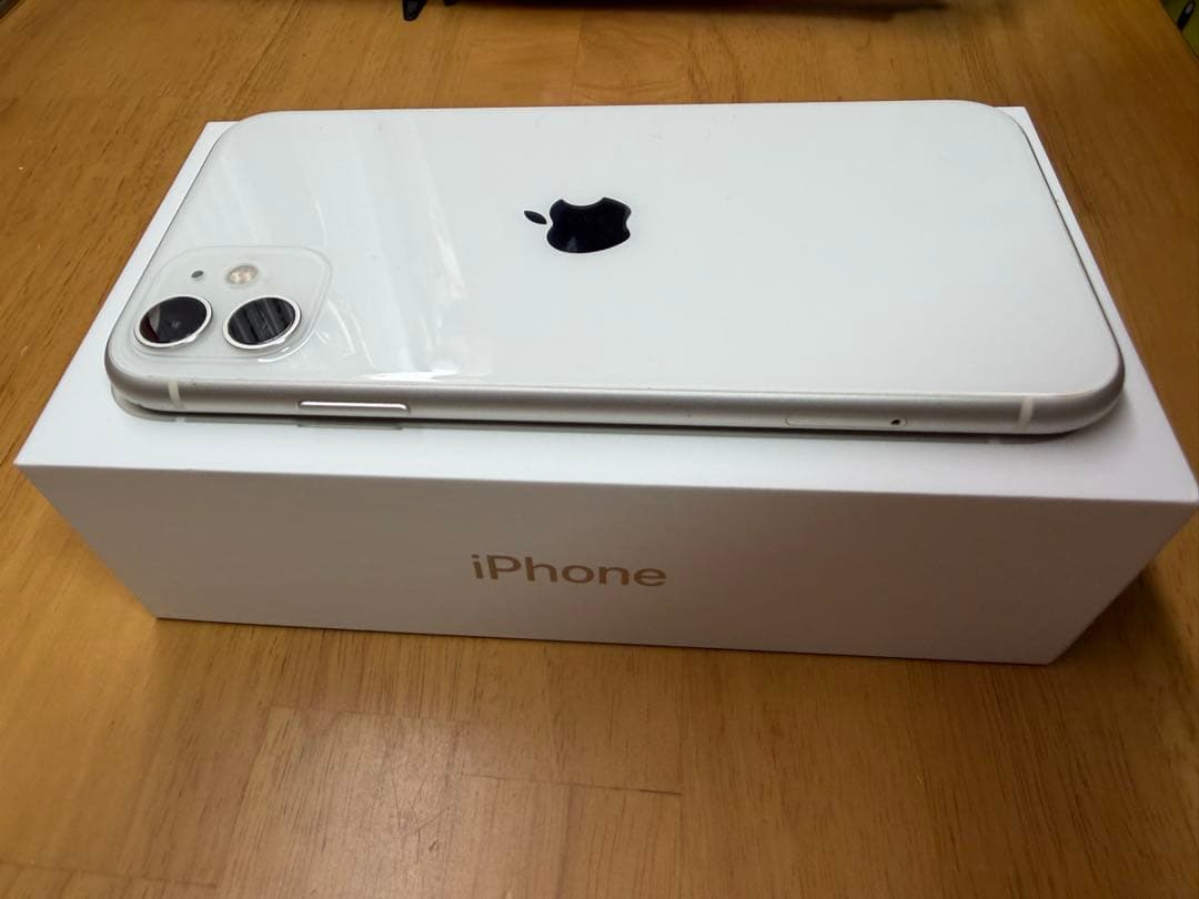 F*R様 Apple iPhone 11 本体 SIMフリー