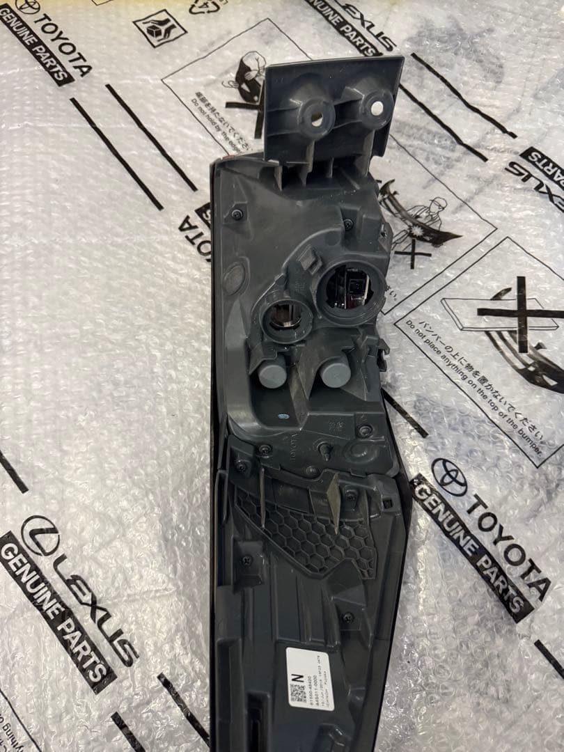 ハリアー60テールレンズ