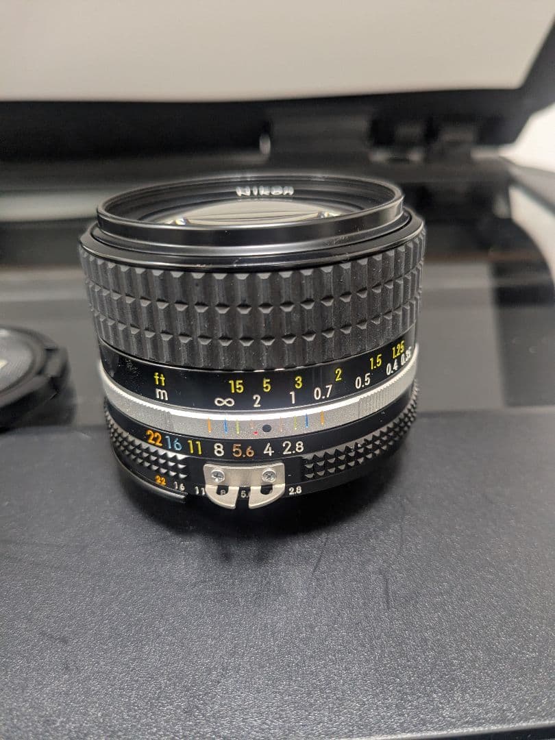 Nikon Nikkor F 28mm f/2.8 レンズ