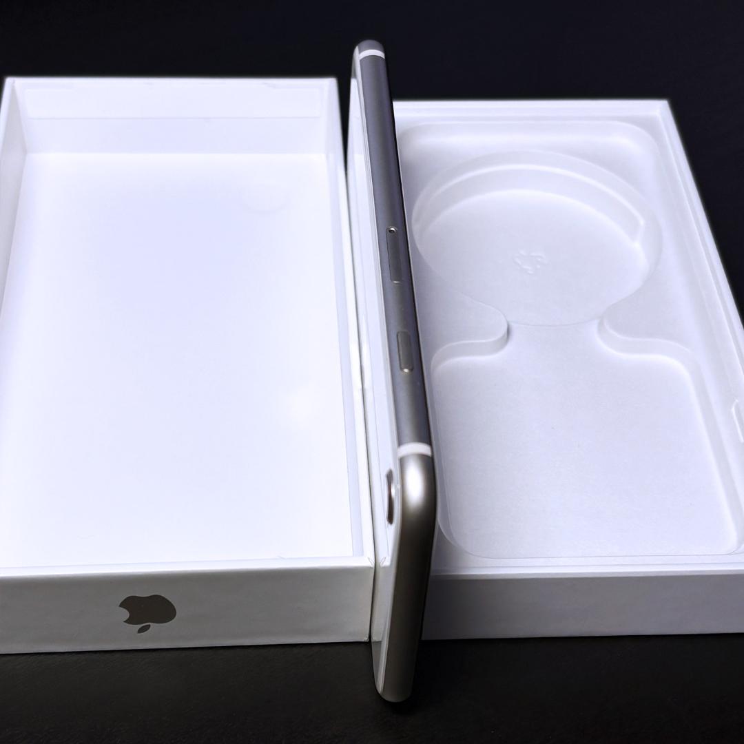 【美品】iPhone SE 第3世代 128GB スターライト SIMフリー