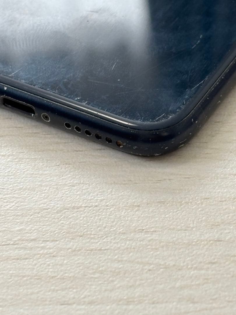 iPhoneSE 64GB 本体 ブラック 黒 スペースグレー SiMフリー