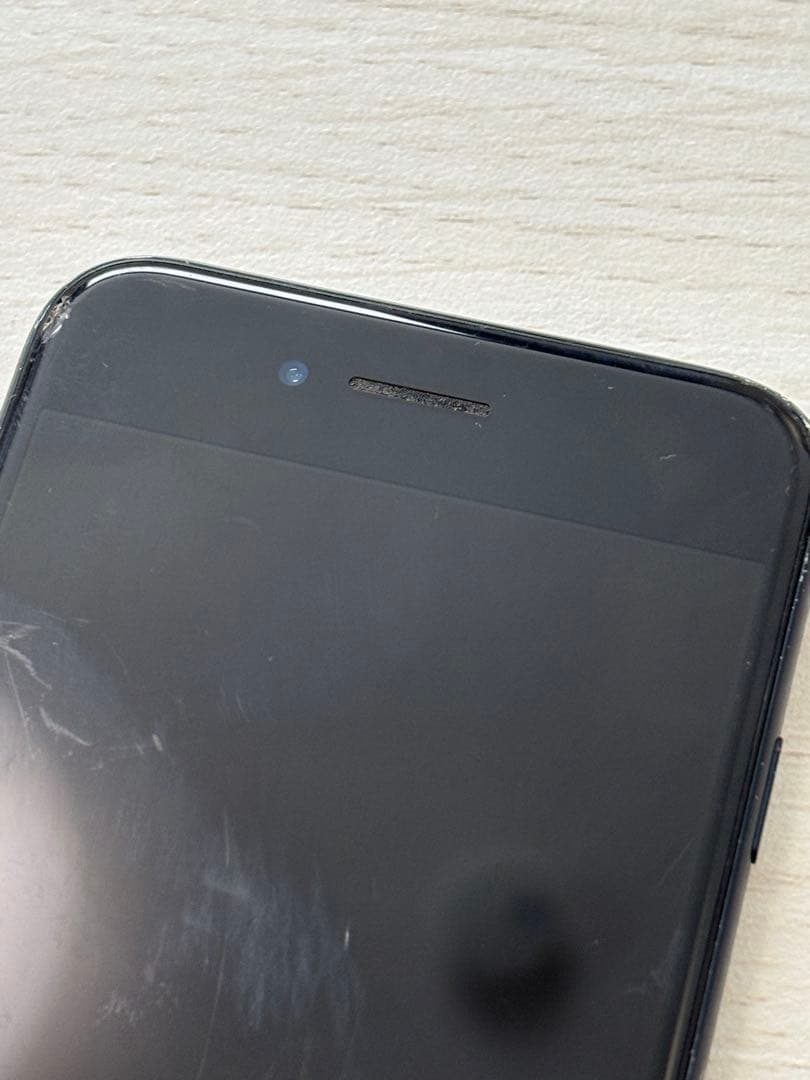 iPhoneSE 64GB 本体 ブラック 黒 スペースグレー SiMフリー