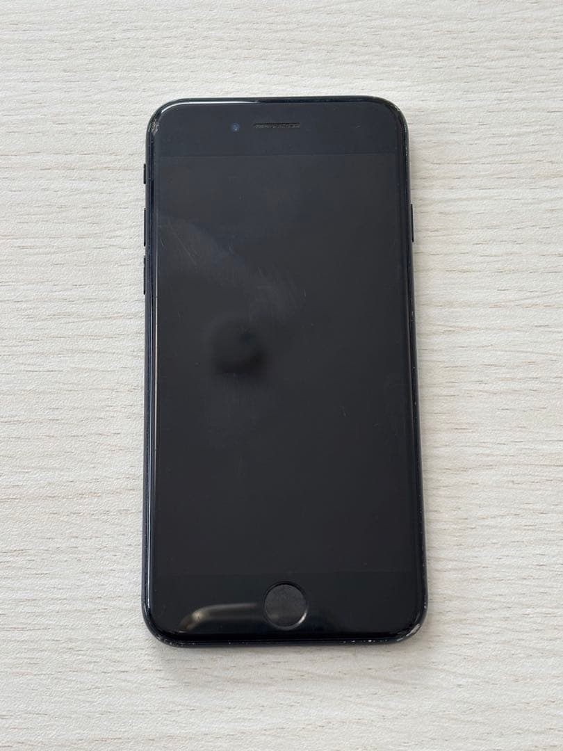 iPhoneSE 64GB 本体 ブラック 黒 スペースグレー SiMフリー