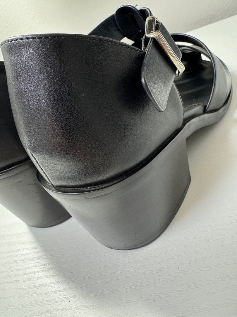 Lui’s ヒールグルカサンダル