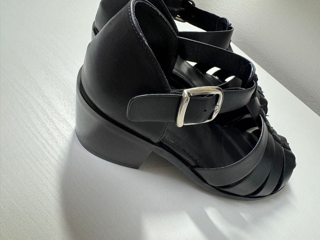 Lui’s ヒールグルカサンダル