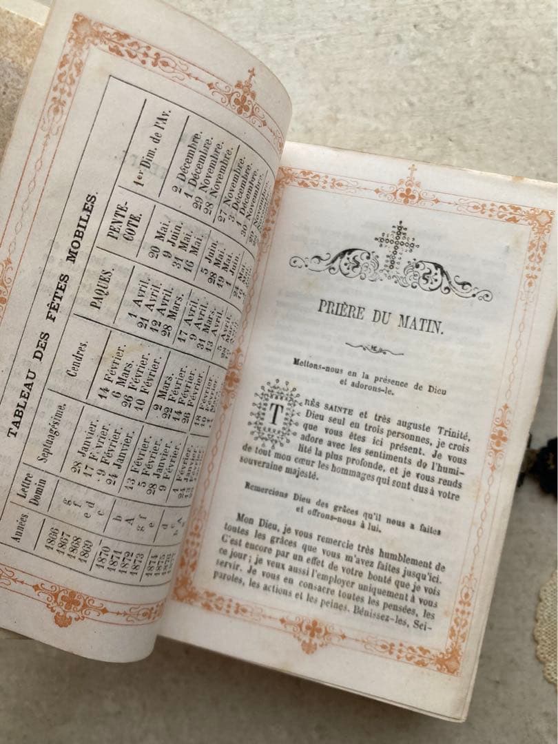 フランスアンティーク　アイボリー聖書　祈祷書　古本　洋書　ミゼル