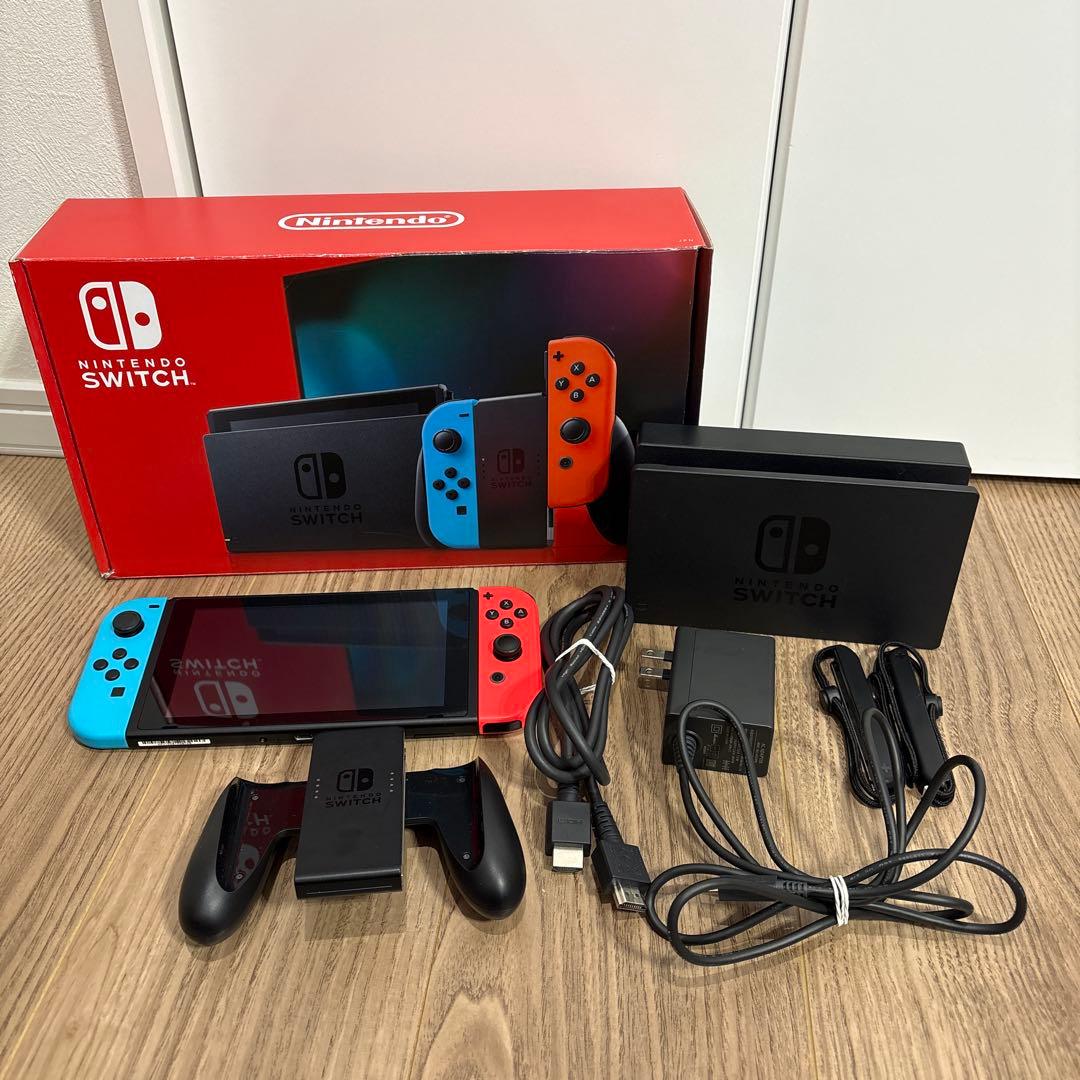 【美品】2021年製Nintendo Switch ネオンブルー/ ネオンレッド