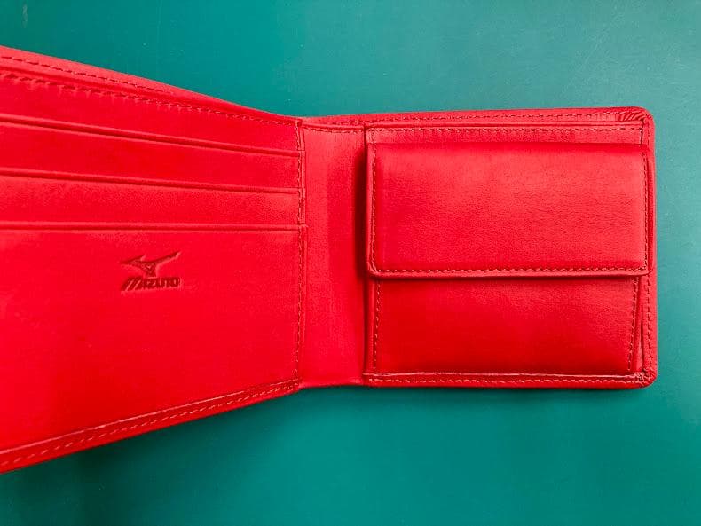 広島東洋カープ　グラブ革二つ折り財布　未使用品　ミズノ