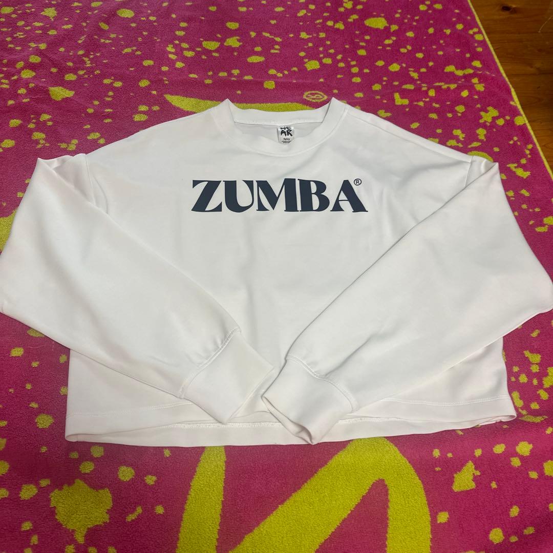 週末のお値下げ！ZUMBA スゥエット白上下セットアップ