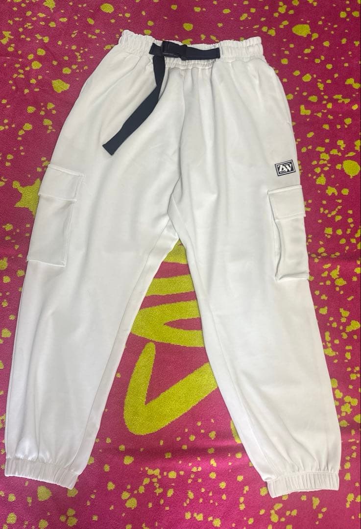 週末のお値下げ！ZUMBA スゥエット白上下セットアップ