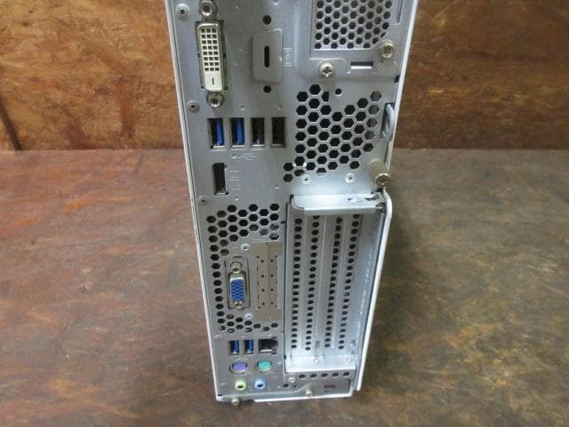 10送料込★富士通 ESPRIMO D588/TX i7 8th Genジャンク