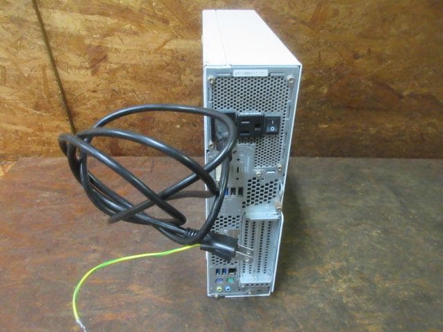 10送料込★富士通 ESPRIMO D588/TX i7 8th Genジャンク