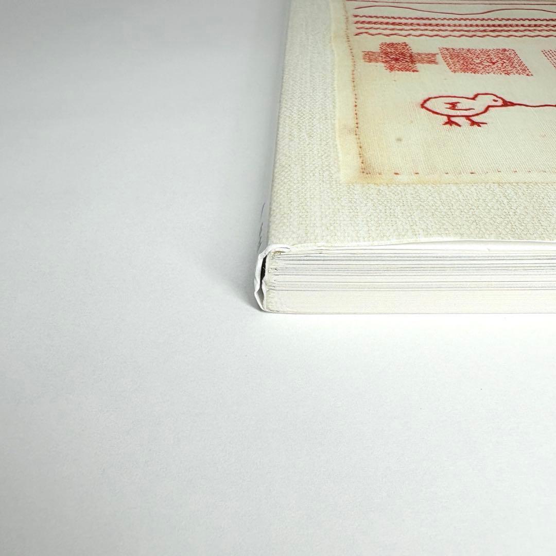 赤い刺繍とアンティーク・テキスタイル : ヨーロッパの古いサンプラーと子どもの…