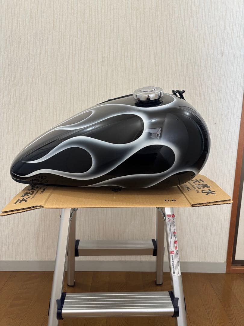 ドラッグスター400 クラシック　タンク　ファイヤーパターン　フレイムス