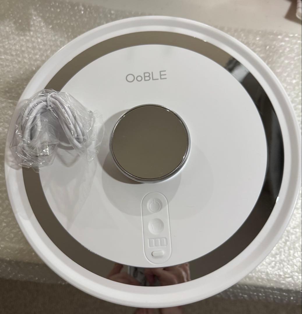 OoBLE. オーブル　ミニ　真空　米びつ　ホワイト【新品未使用】