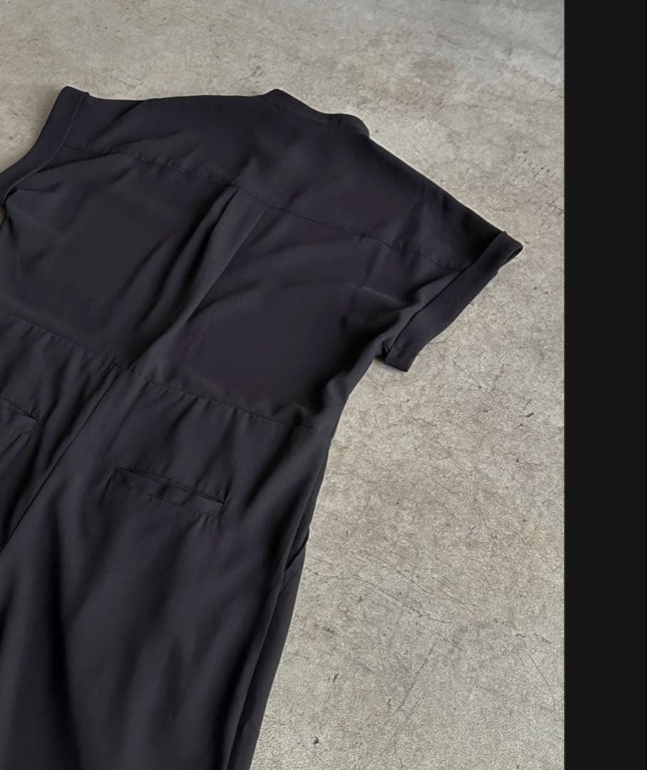 [ARULLE] ブラックオールインワン 半袖 ボタン付き