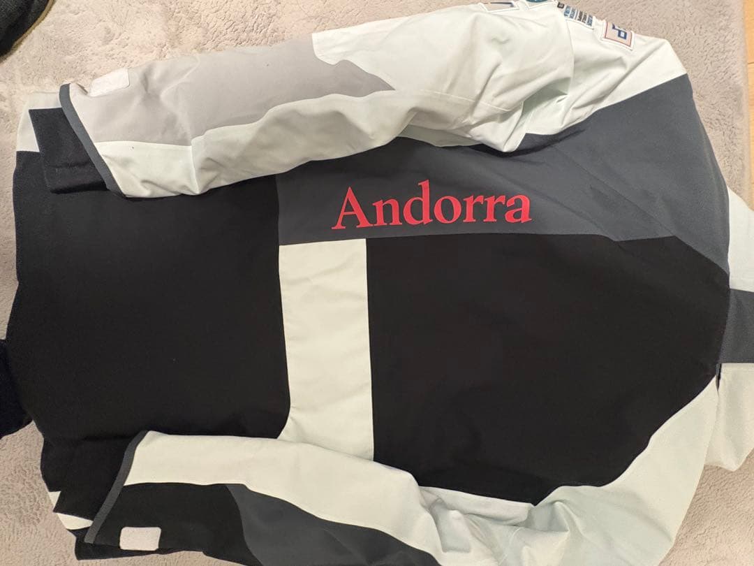 オンヨネ　 スキーウェア フード付き