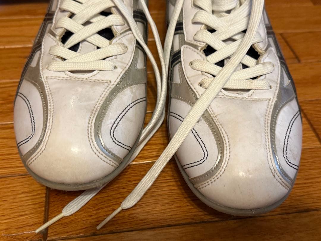 ASICS スパイクシューズ ホワイト/ブラック　27センチ