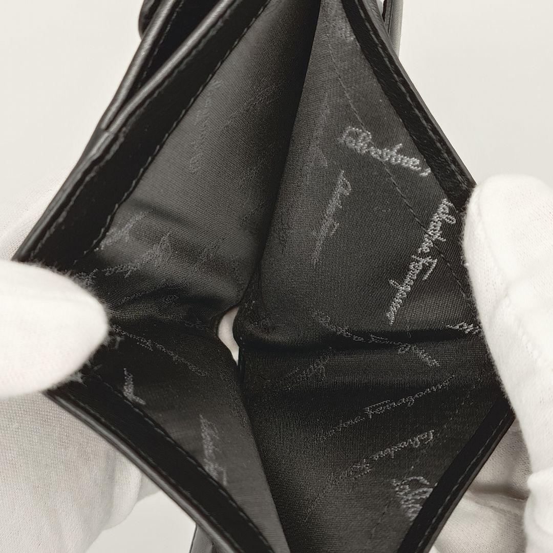 Salvatore Ferragamo フェラガモ　ブラック レザー二つ折り財布