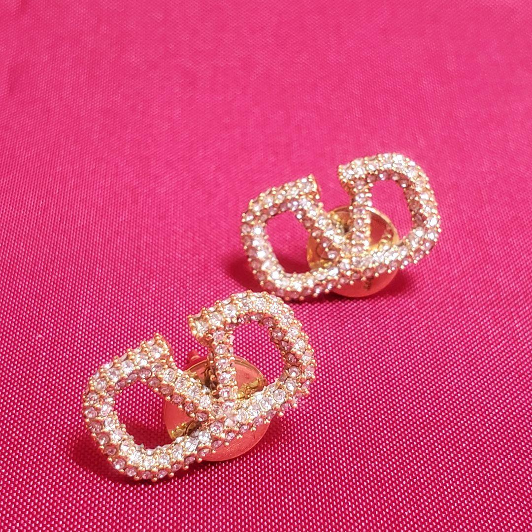 【美品】ヴァレンチノ ピアス ラインストーン ロゴ ゴールド