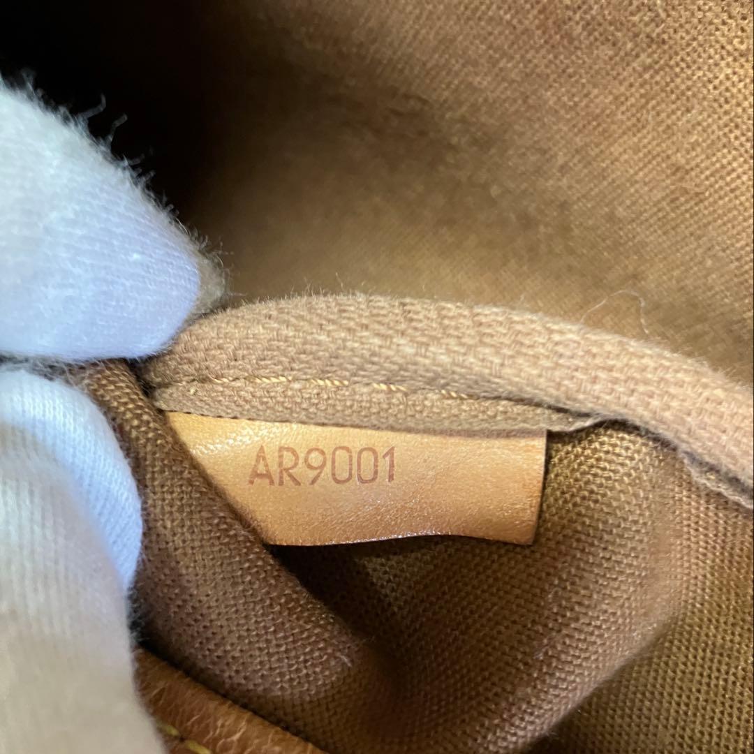 ES114 LOUIS VUITTON ルイヴィトン ソミュール35 モノグラム